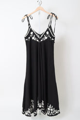 Floaty Dress w/ Emb - Black/Cream