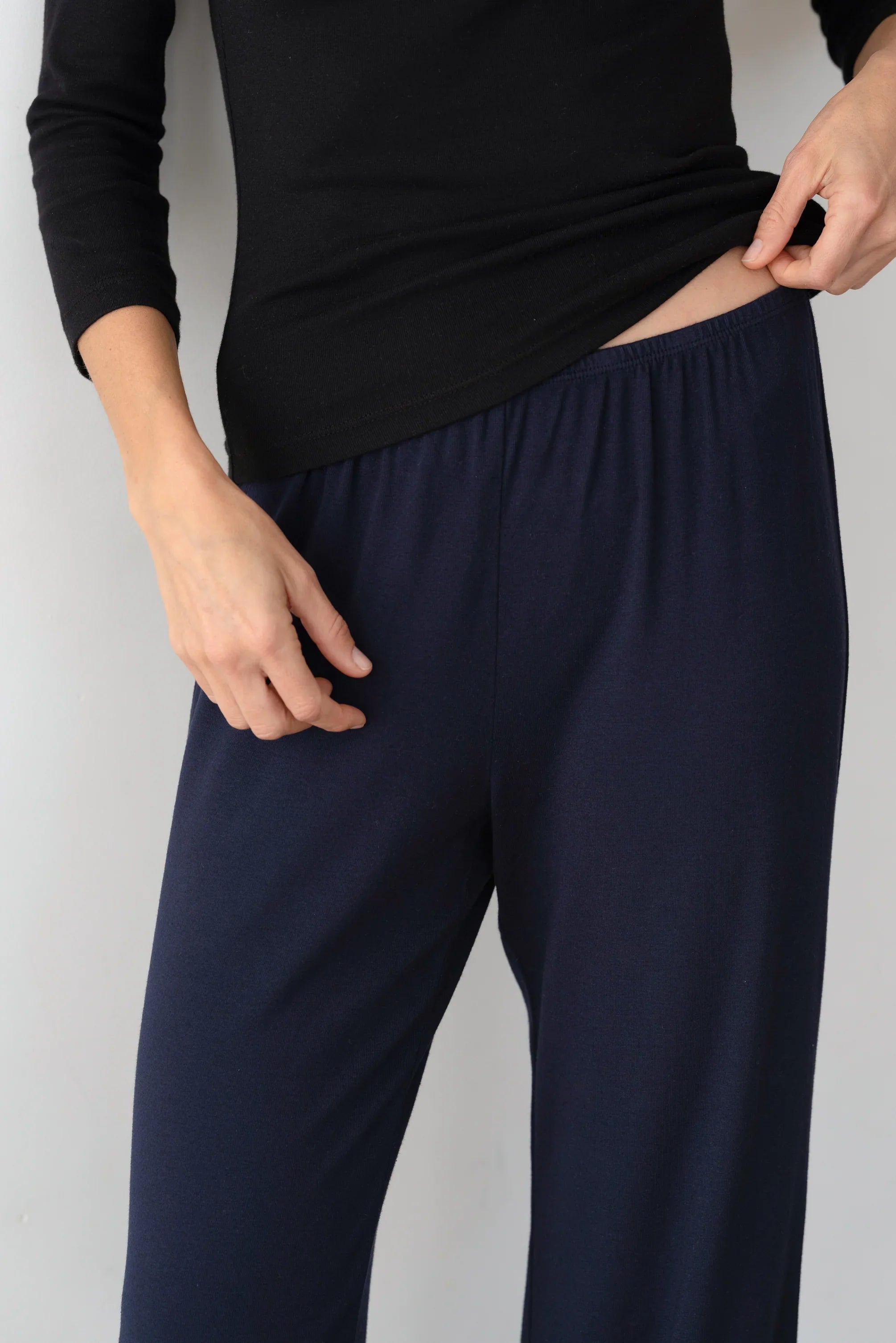 The Baby Rib Scallop Pant - Navy