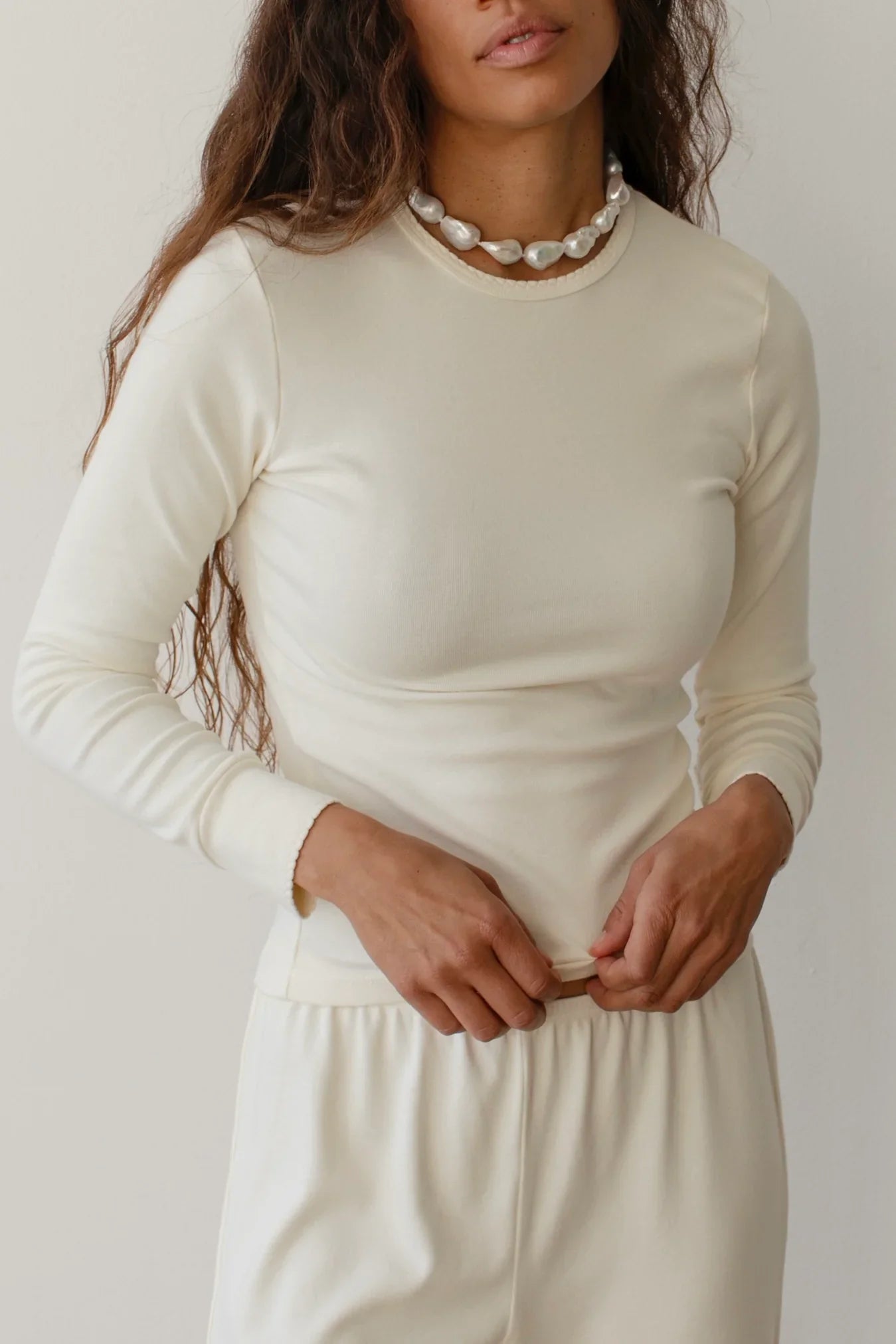 The Baby Rib Scallop Long Sleeve - Creme