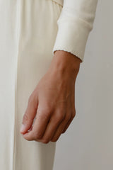The Baby Rib Scallop Long Sleeve - Creme
